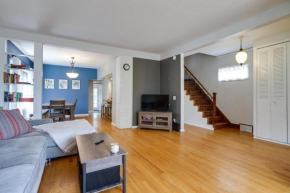 Pet-Friendly Saint Paul Home Near Allianz Field!